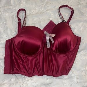 New undershirt VS red top 34DD